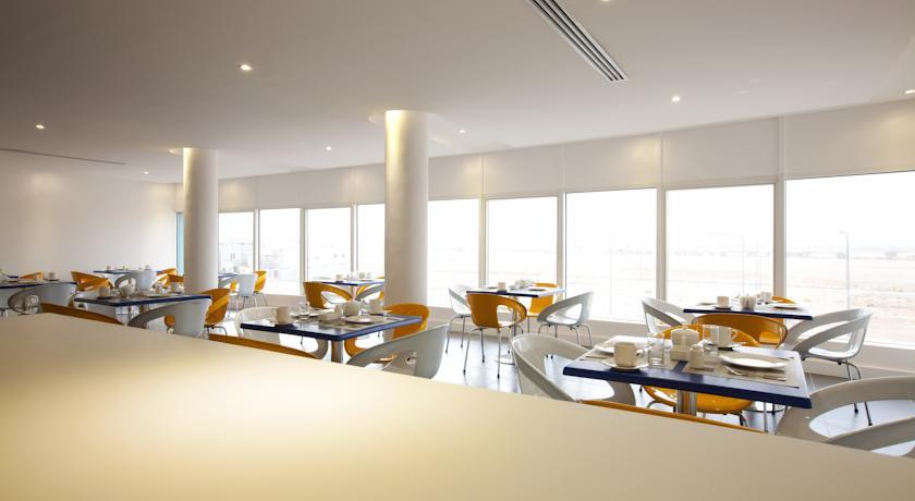 Super 8 Hotel Al Riyadh By Wyndham Riade Exterior foto